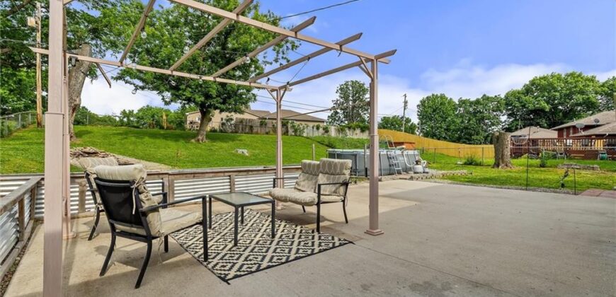 209 Augustus Drive, Excelsior Springs, MO 64024