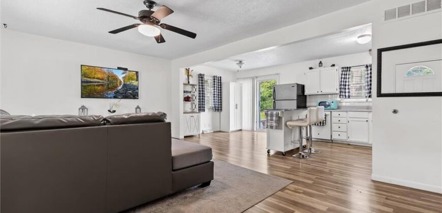 209 Augustus Drive, Excelsior Springs, MO 64024