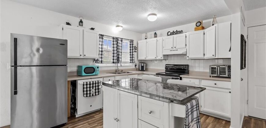 209 Augustus Drive, Excelsior Springs, MO 64024