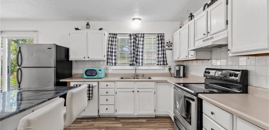 209 Augustus Drive, Excelsior Springs, MO 64024