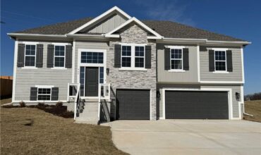 1110 Oak Ridge Street, Kearney, MO 64060