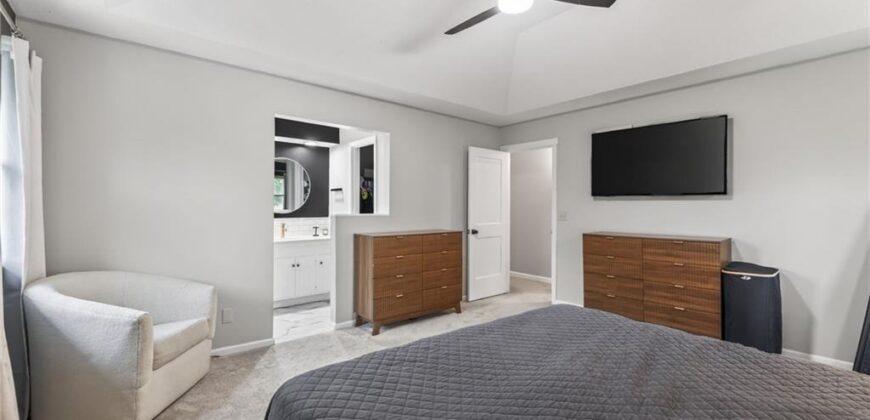 7135 Edge Hill Road, Kansas City, MO 64152