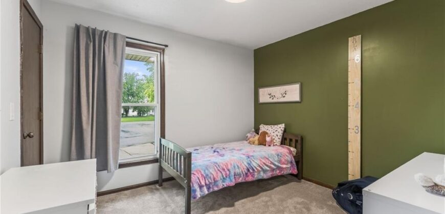 7135 Edge Hill Road, Kansas City, MO 64152