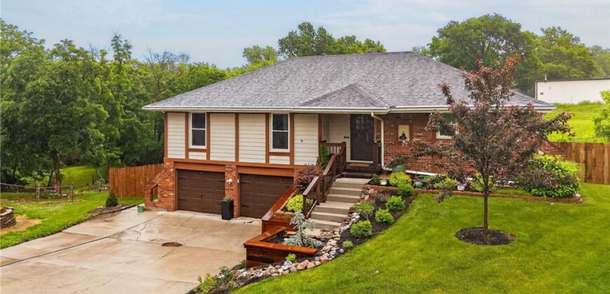 7135 Edge Hill Road, Kansas City, MO 64152