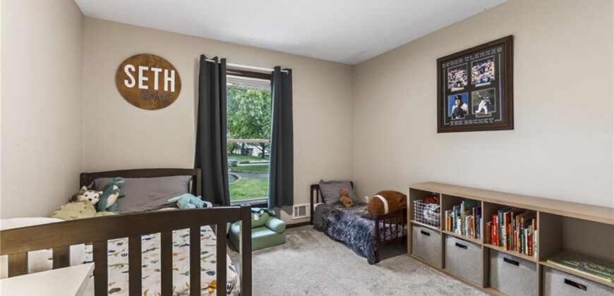 7135 Edge Hill Road, Kansas City, MO 64152