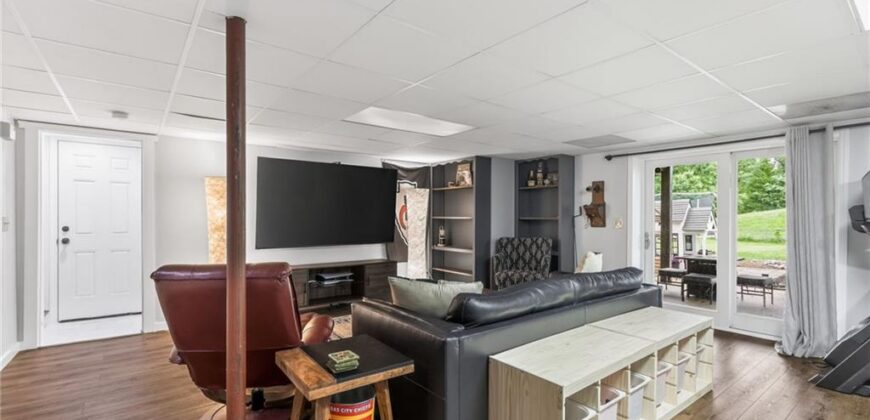 7135 Edge Hill Road, Kansas City, MO 64152