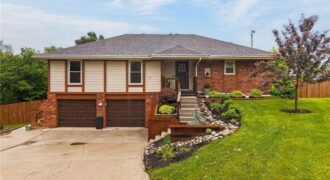 7135 Edge Hill Road, Kansas City, MO 64152
