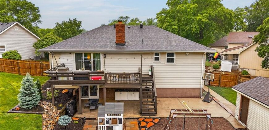 7135 Edge Hill Road, Kansas City, MO 64152