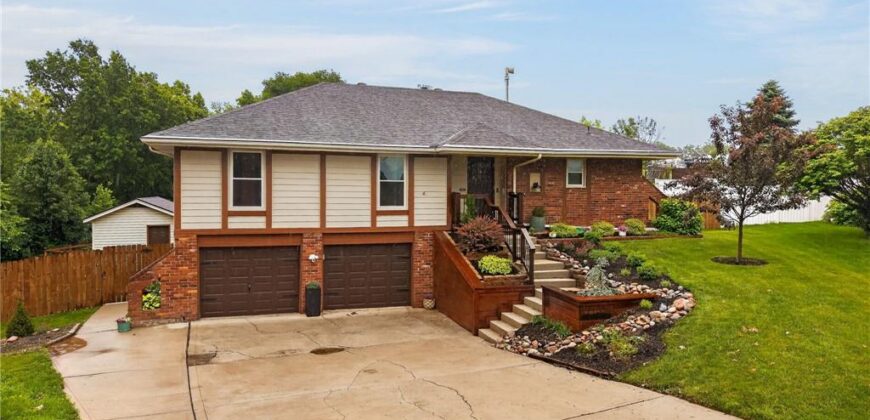 7135 Edge Hill Road, Kansas City, MO 64152