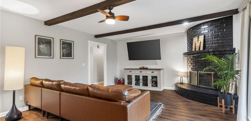7135 Edge Hill Road, Kansas City, MO 64152