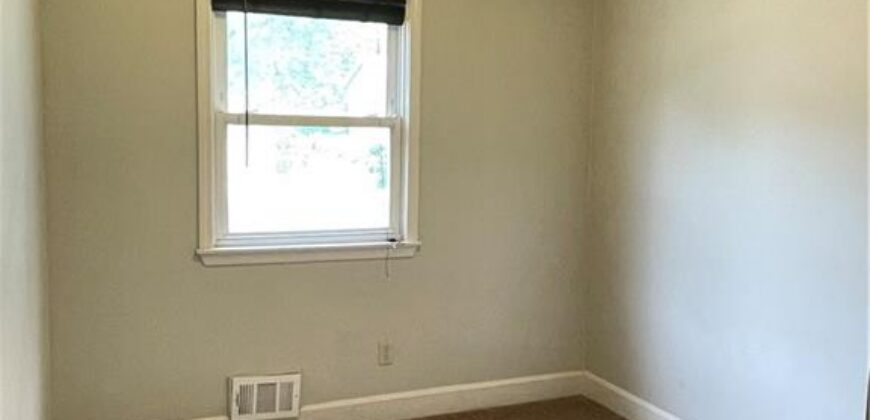 212 Jackson Avenue, Liberty, MO 64068