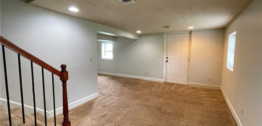 212 Jackson Avenue, Liberty, MO 64068