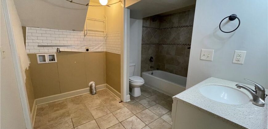 212 Jackson Avenue, Liberty, MO 64068