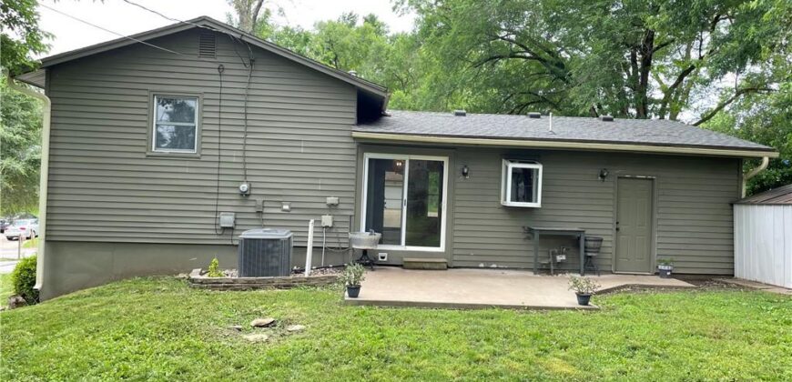 212 Jackson Avenue, Liberty, MO 64068