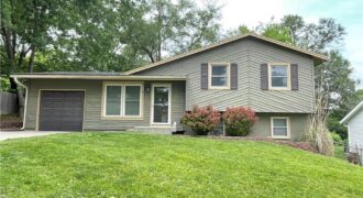 212 Jackson Avenue, Liberty, MO 64068