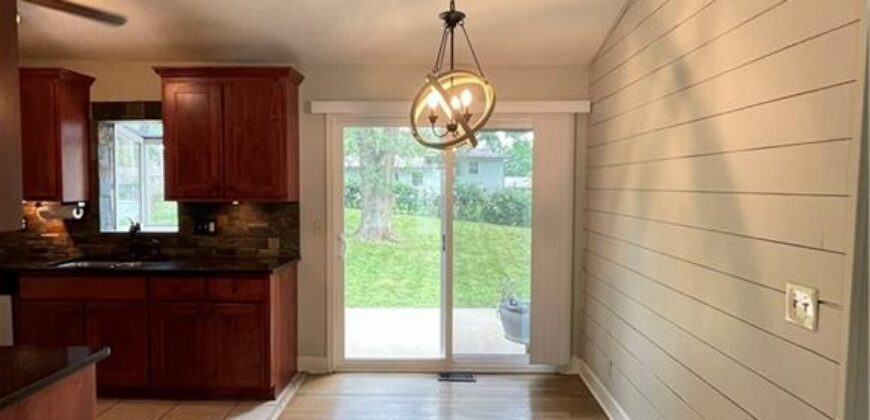 212 Jackson Avenue, Liberty, MO 64068