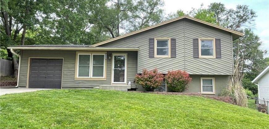 212 Jackson Avenue, Liberty, MO 64068