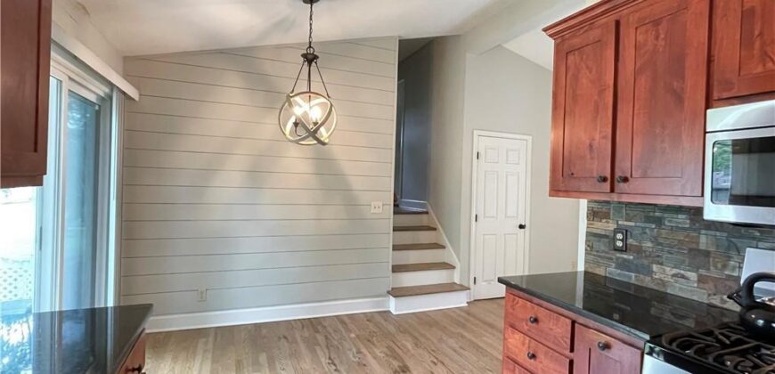 212 Jackson Avenue, Liberty, MO 64068