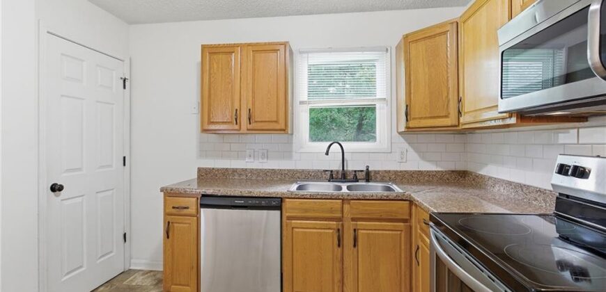 5249 N Richmond Avenue, Kansas City, MO 64119