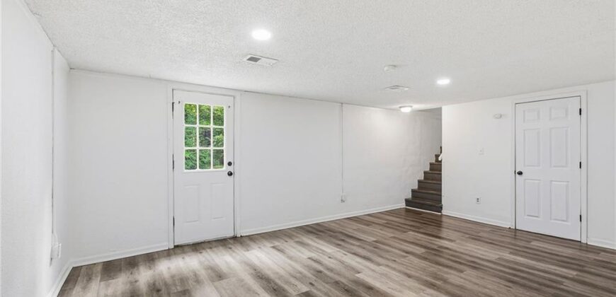 5249 N Richmond Avenue, Kansas City, MO 64119