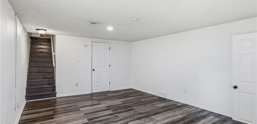 5249 N Richmond Avenue, Kansas City, MO 64119