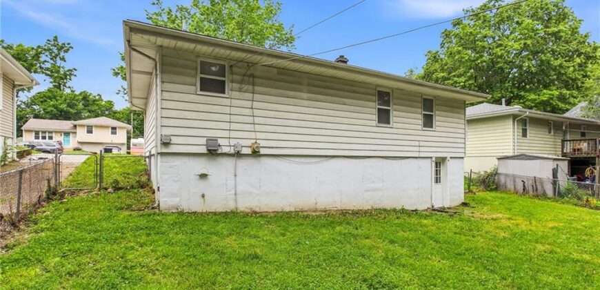 5249 N Richmond Avenue, Kansas City, MO 64119