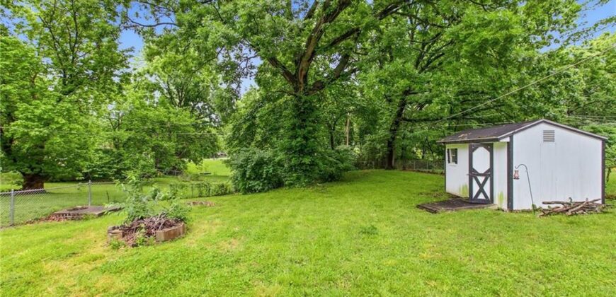 5249 N Richmond Avenue, Kansas City, MO 64119