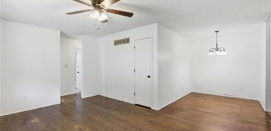 5249 N Richmond Avenue, Kansas City, MO 64119