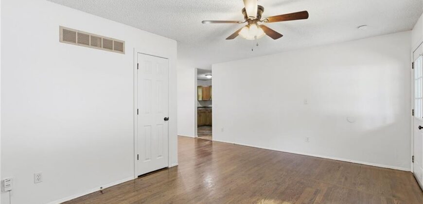 5249 N Richmond Avenue, Kansas City, MO 64119