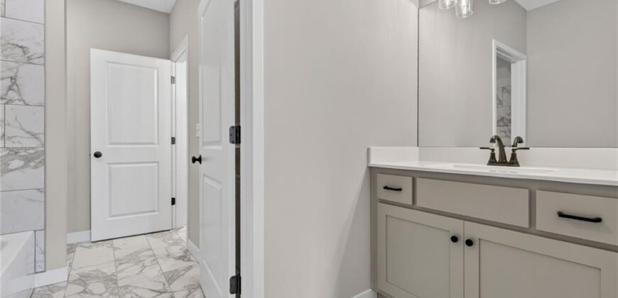 4867 NW Vicolo Dellamore Way, Riverside, MO 64150