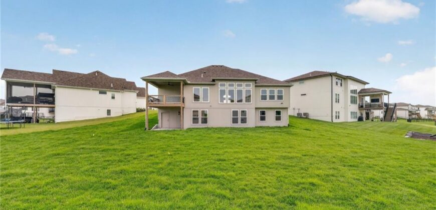 4867 NW Vicolo Dellamore Way, Riverside, MO 64150