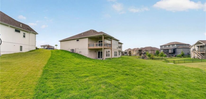 4867 NW Vicolo Dellamore Way, Riverside, MO 64150