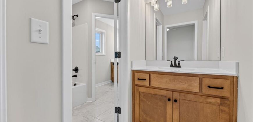 8007 NE 77th Street, Kansas City, MO 64158
