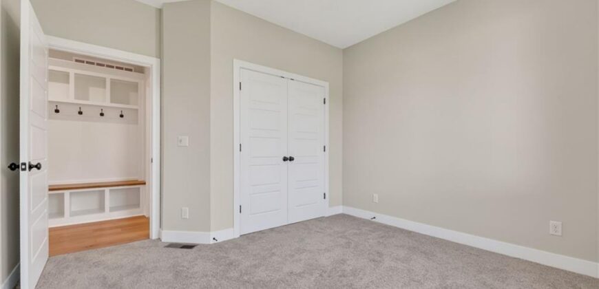 8007 NE 77th Street, Kansas City, MO 64158