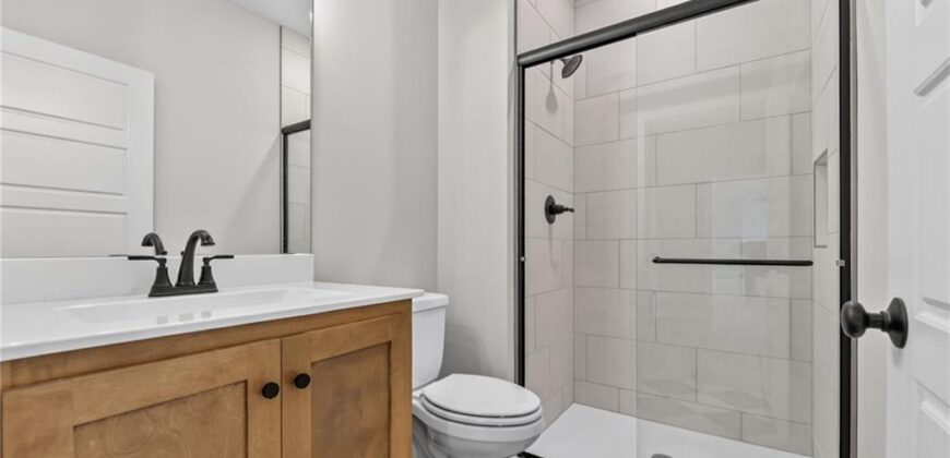 8007 NE 77th Street, Kansas City, MO 64158