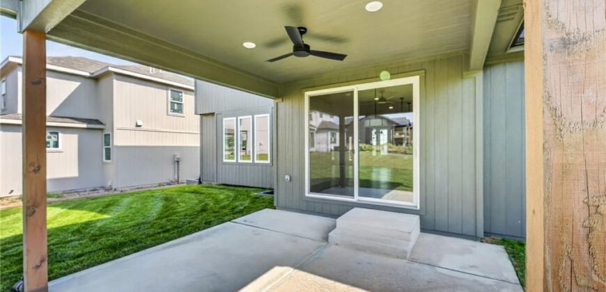8007 NE 77th Street, Kansas City, MO 64158