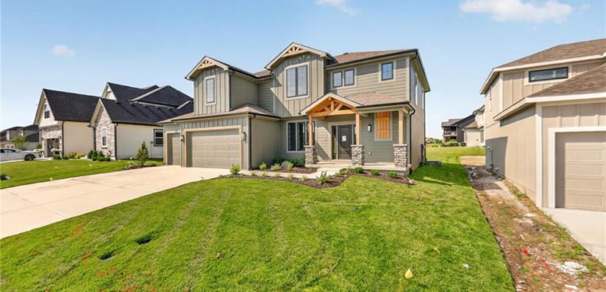 8007 NE 77th Street, Kansas City, MO 64158