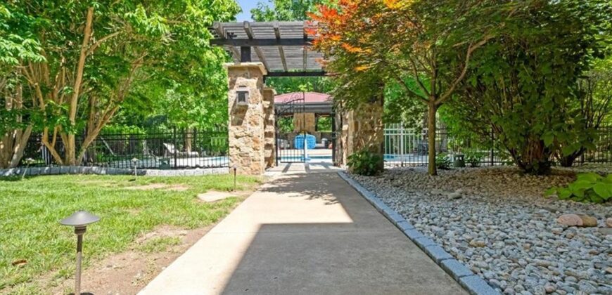 8519 N Sycamore Avenue, Kansas City, MO 64157
