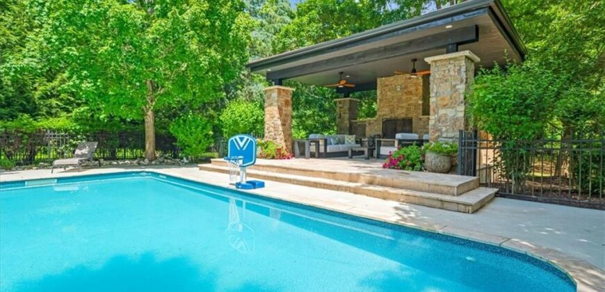8519 N Sycamore Avenue, Kansas City, MO 64157