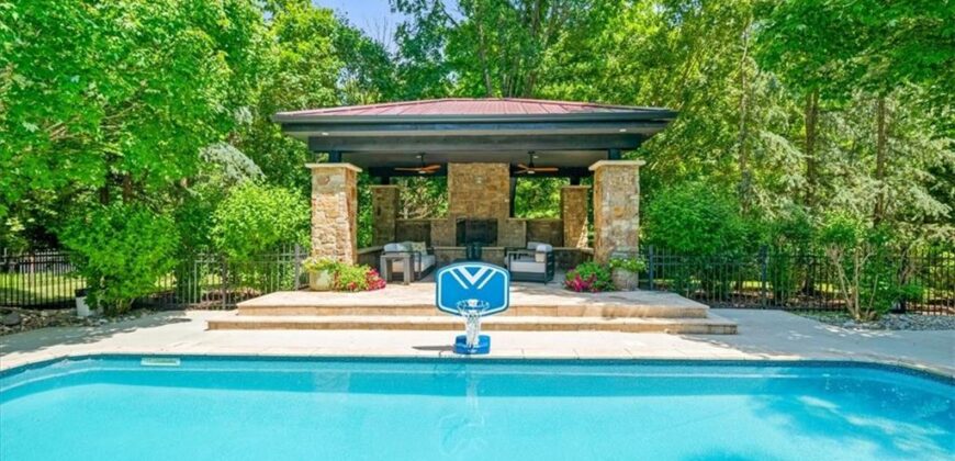 8519 N Sycamore Avenue, Kansas City, MO 64157