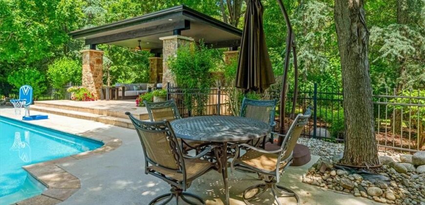 8519 N Sycamore Avenue, Kansas City, MO 64157