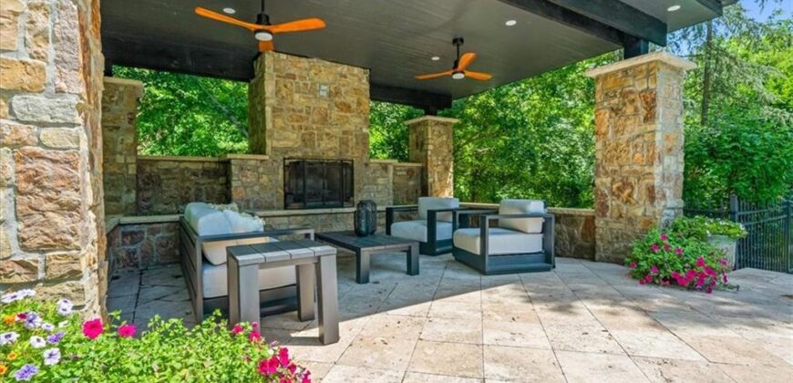 8519 N Sycamore Avenue, Kansas City, MO 64157