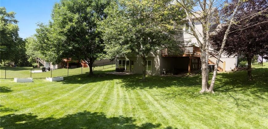 9409 N Laurel Avenue, Kansas City, MO 64157