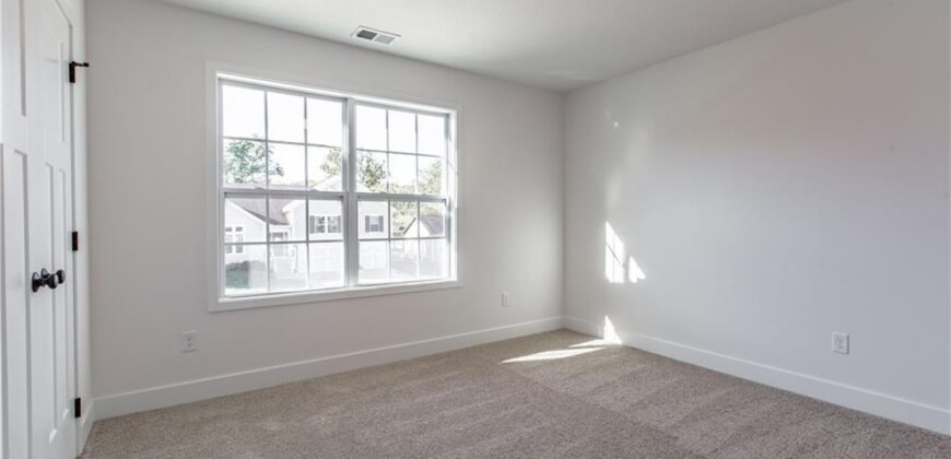 7350 NW Clore Drive, Parkville, MO 64152
