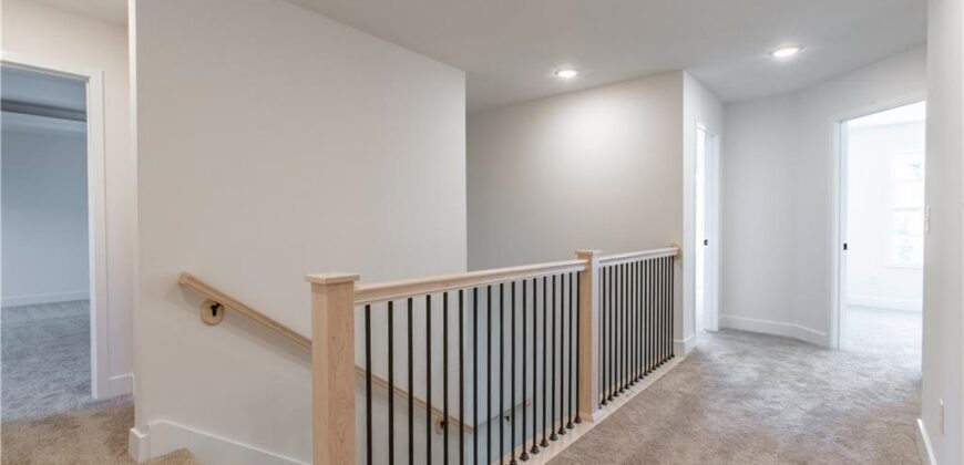 7350 NW Clore Drive, Parkville, MO 64152