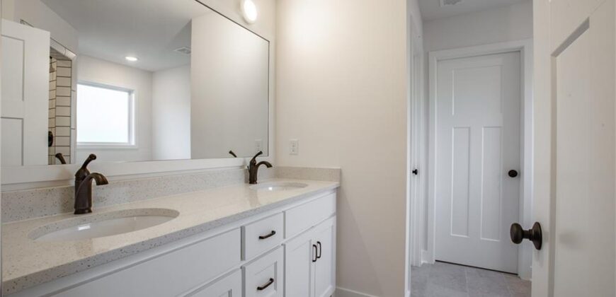 7350 NW Clore Drive, Parkville, MO 64152