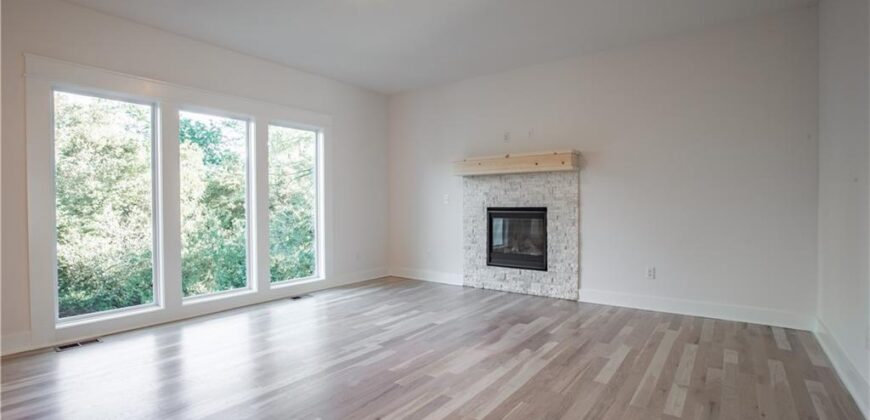 7350 NW Clore Drive, Parkville, MO 64152