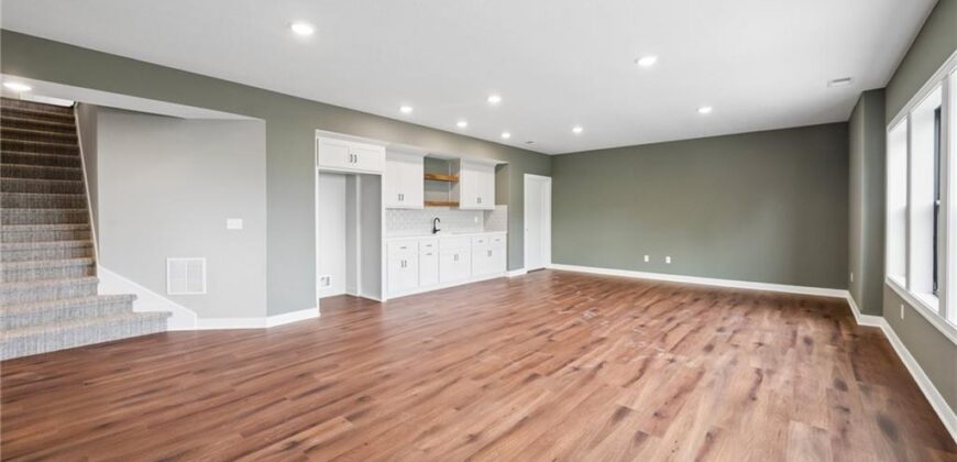 1824 Homestead Drive, Liberty, MO 64068