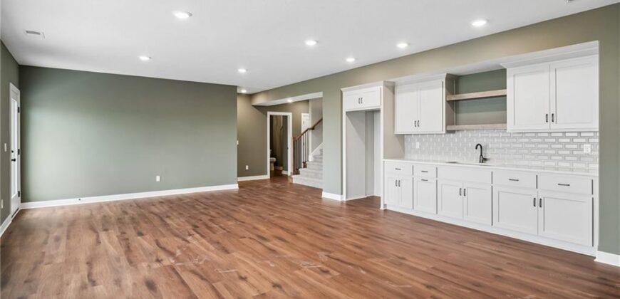 1824 Homestead Drive, Liberty, MO 64068