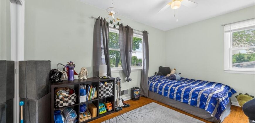 110 N ridge Avenue, Liberty, MO 64068